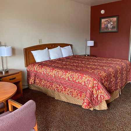Travel Inn Lackland Sea World Сан-Антонио Экстерьер фото