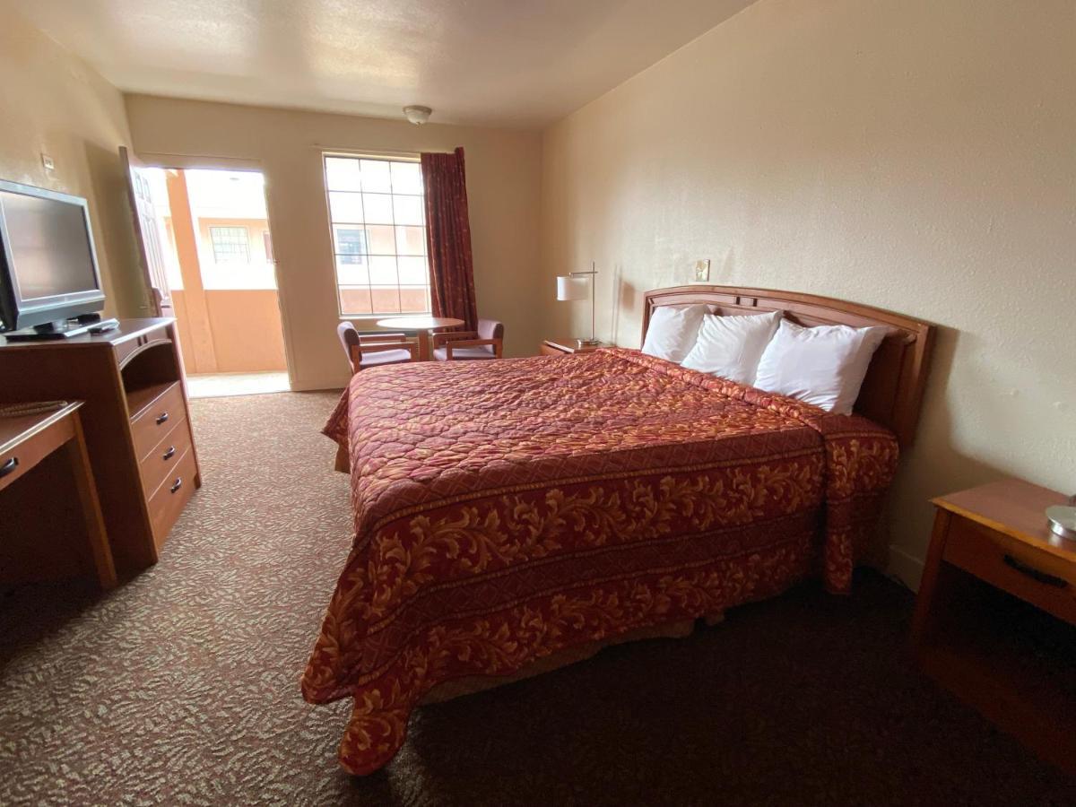 Travel Inn Lackland Sea World Сан-Антонио Экстерьер фото