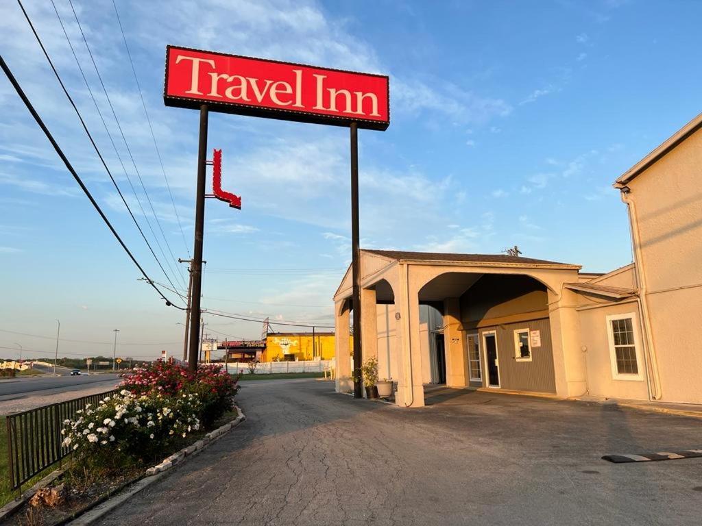 Travel Inn Lackland Sea World Сан-Антонио Экстерьер фото